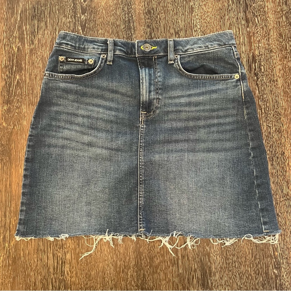 DKNY Medium Wash Cutoff Denim Blue Jean Skirt Size 28 / 6